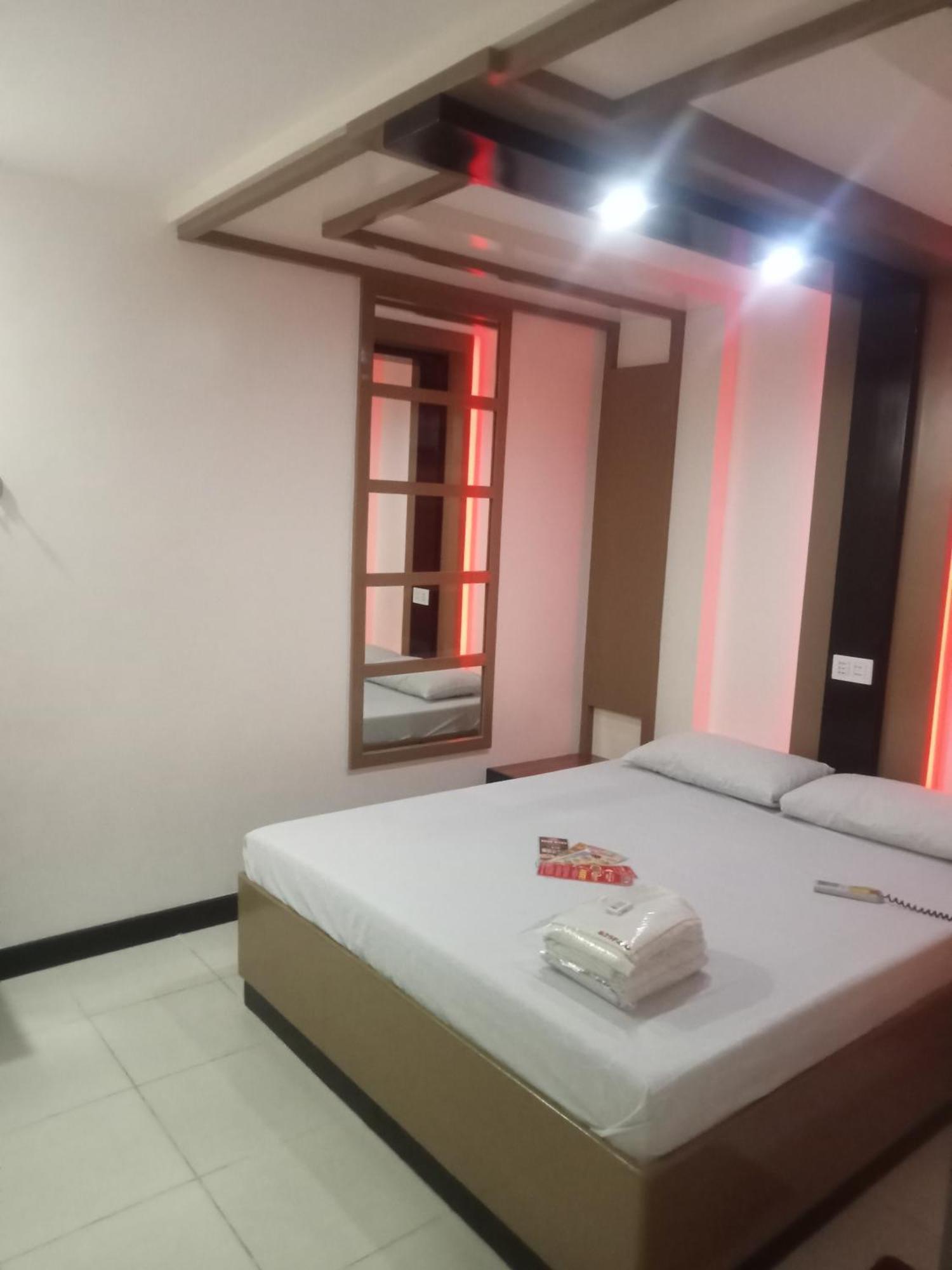 Hotel Sogo Cabanatuan Esterno foto