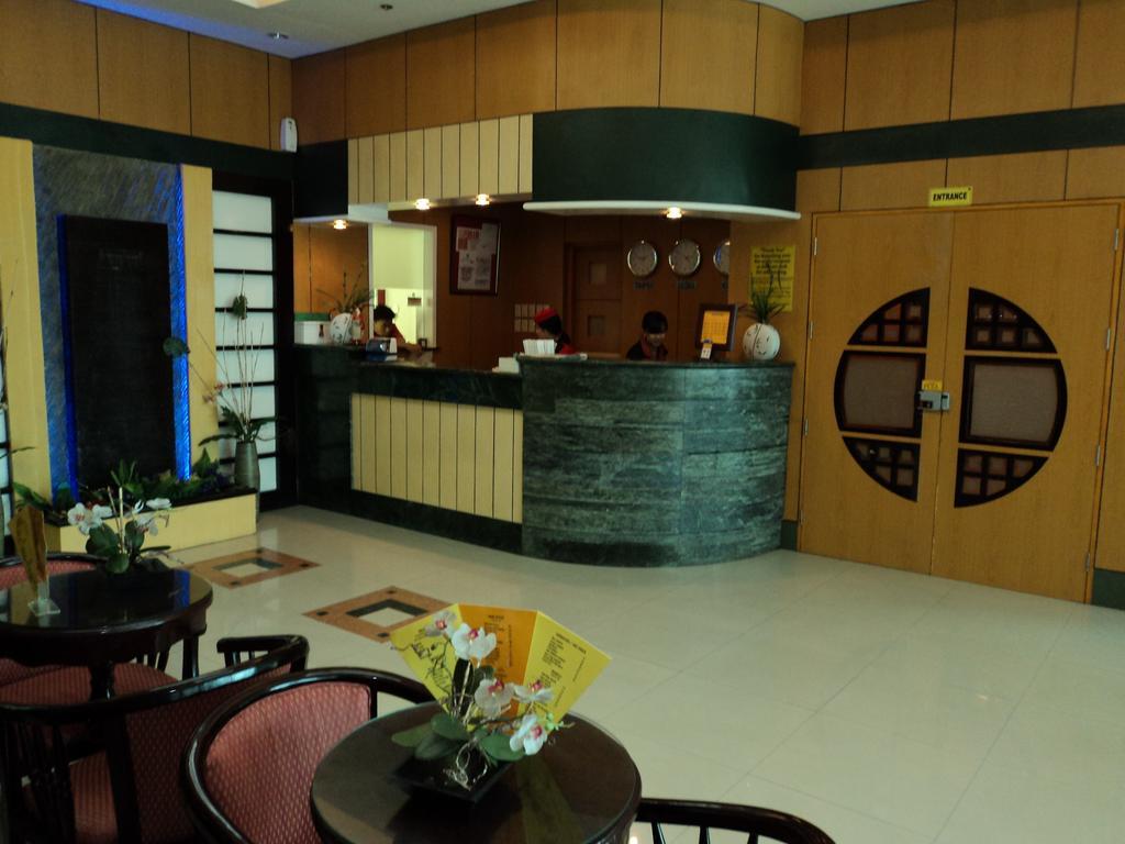 Hotel Sogo Cabanatuan Esterno foto